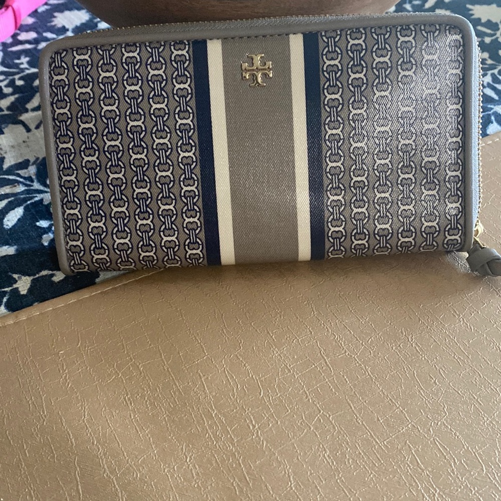 Tory  Burch wallet